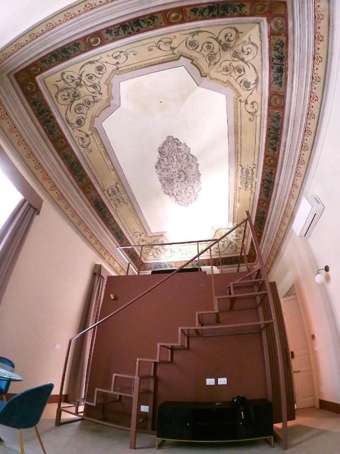 Palazzo Sul Corso-Charming Appartaments Бриндизи Экстерьер фото